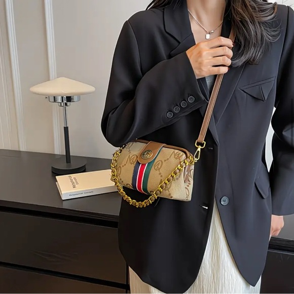 Elegant Unbranded Cream Crossbody Bag- NIP - Picture 2 of 14